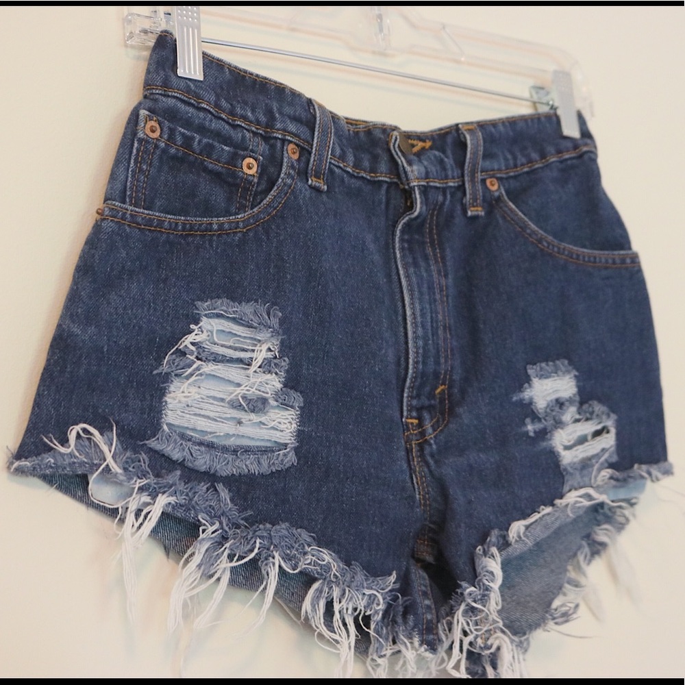 Levi’s 550 Vintage High-wasted Cutoff Shorts